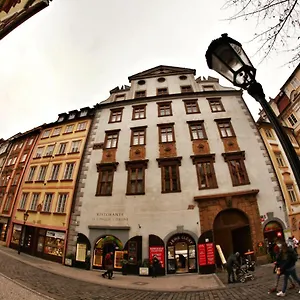 Homer - Old Town Square Prague